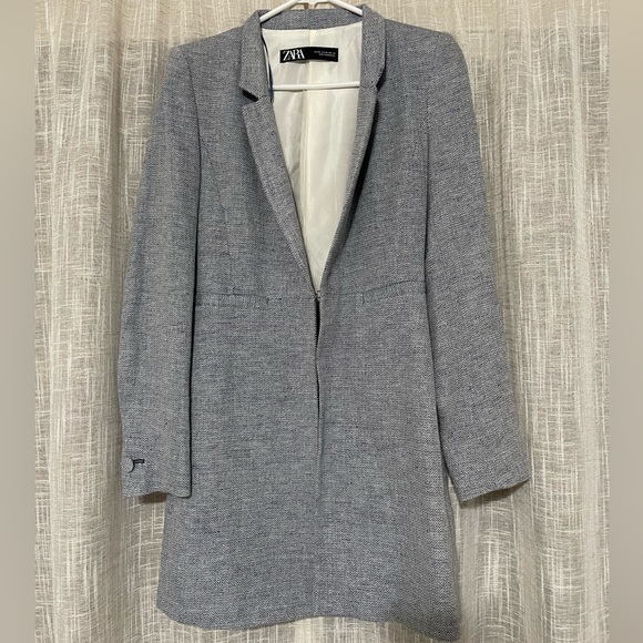 Zara Jackets & Blazers - Zara long-fit inverted lapel GRAY (only) blazer in perfect condition (Size XS)